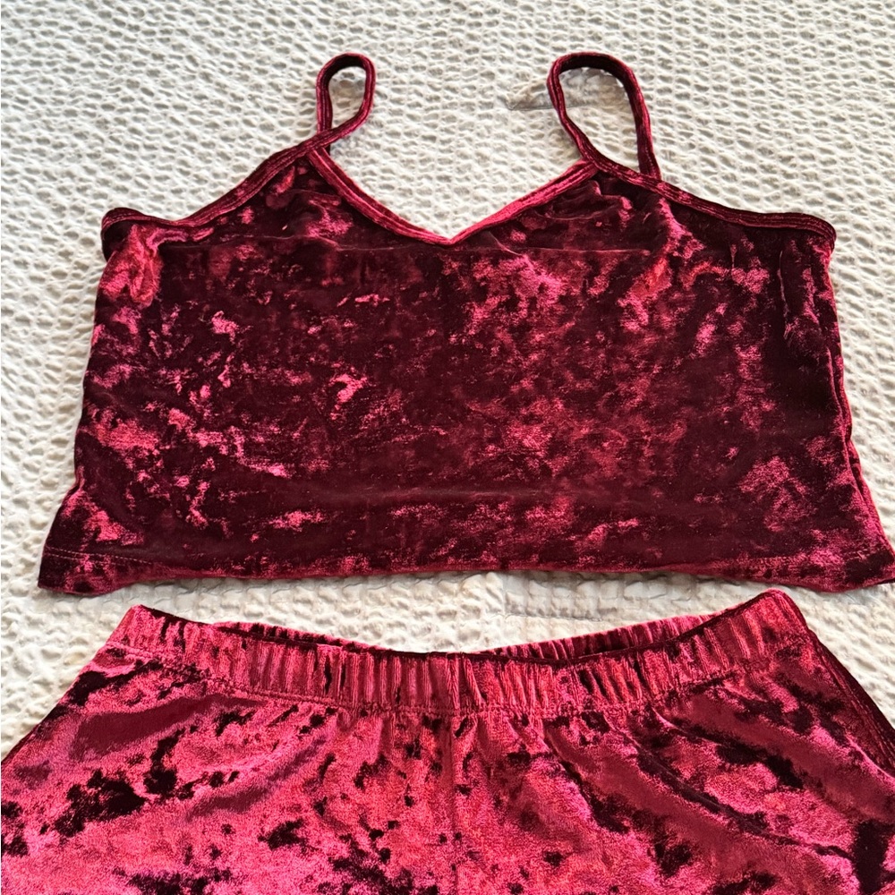 ⚠️Velvet Pajama Set⚠️ - Picture 2 of 3